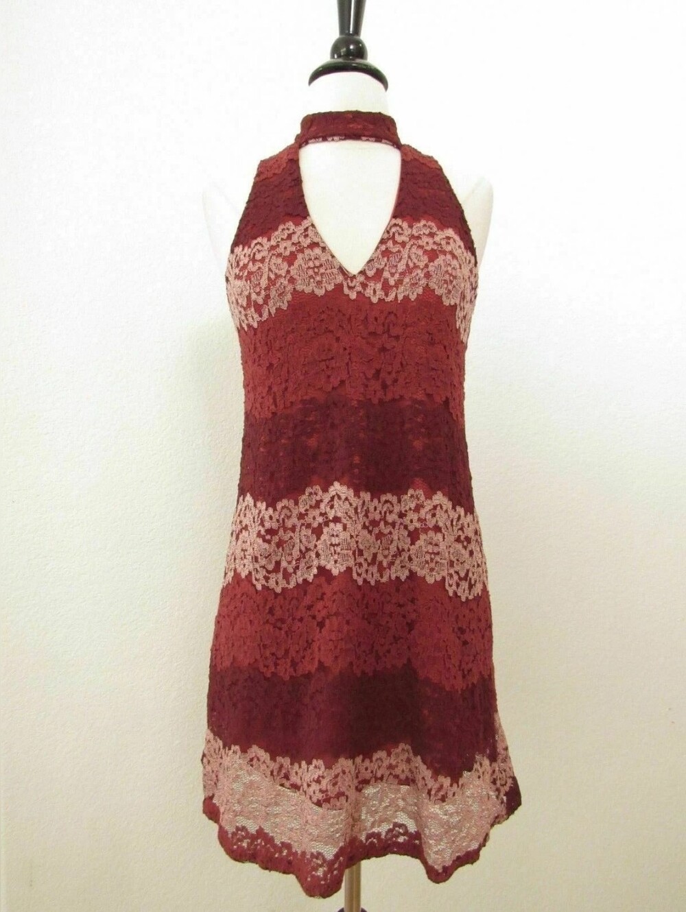 Sleeveless Lace Shift Dress in Burgundy and Blush